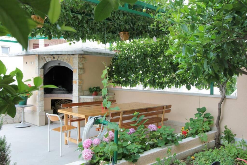 Cosey Studio Apartment For 2 Free Private Parking Makarska Eksteriør bilde
