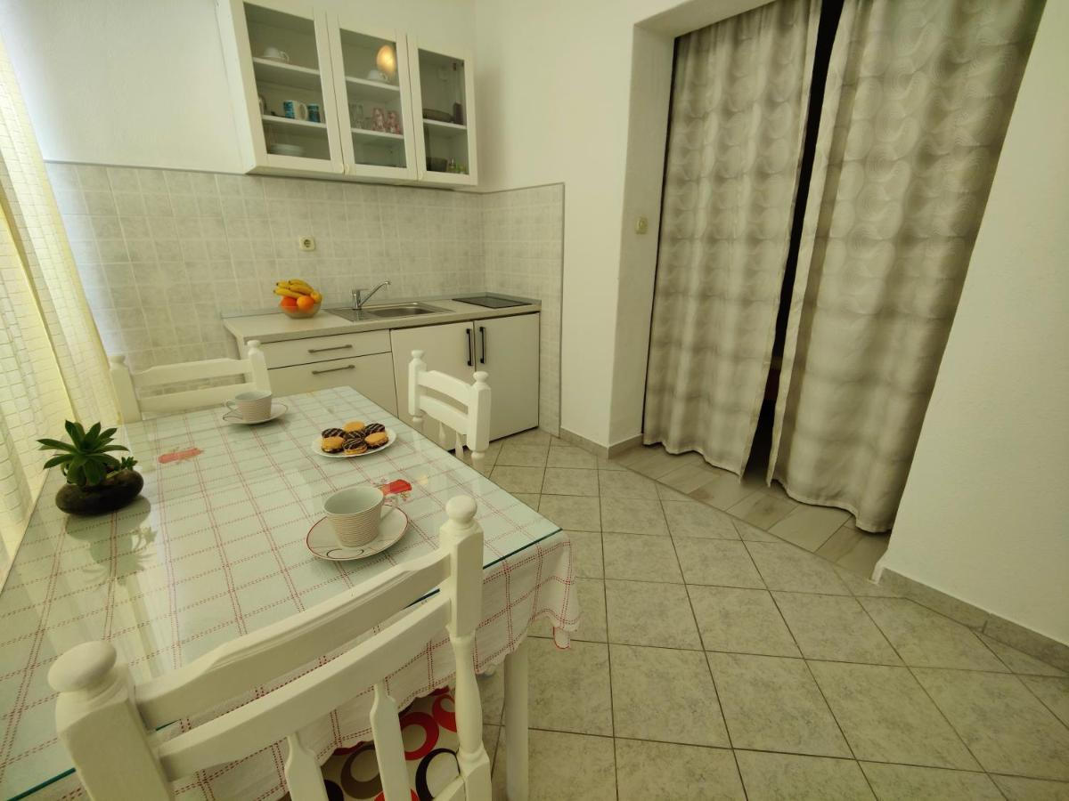 Cosey Studio Apartment For 2 Free Private Parking Makarska Eksteriør bilde
